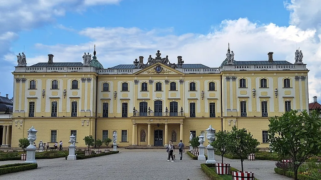 Muzeum Uniwersytetu Medycznego w Białymstoku i Pałacu Branickich in Białystok – Photo 2 of 10
