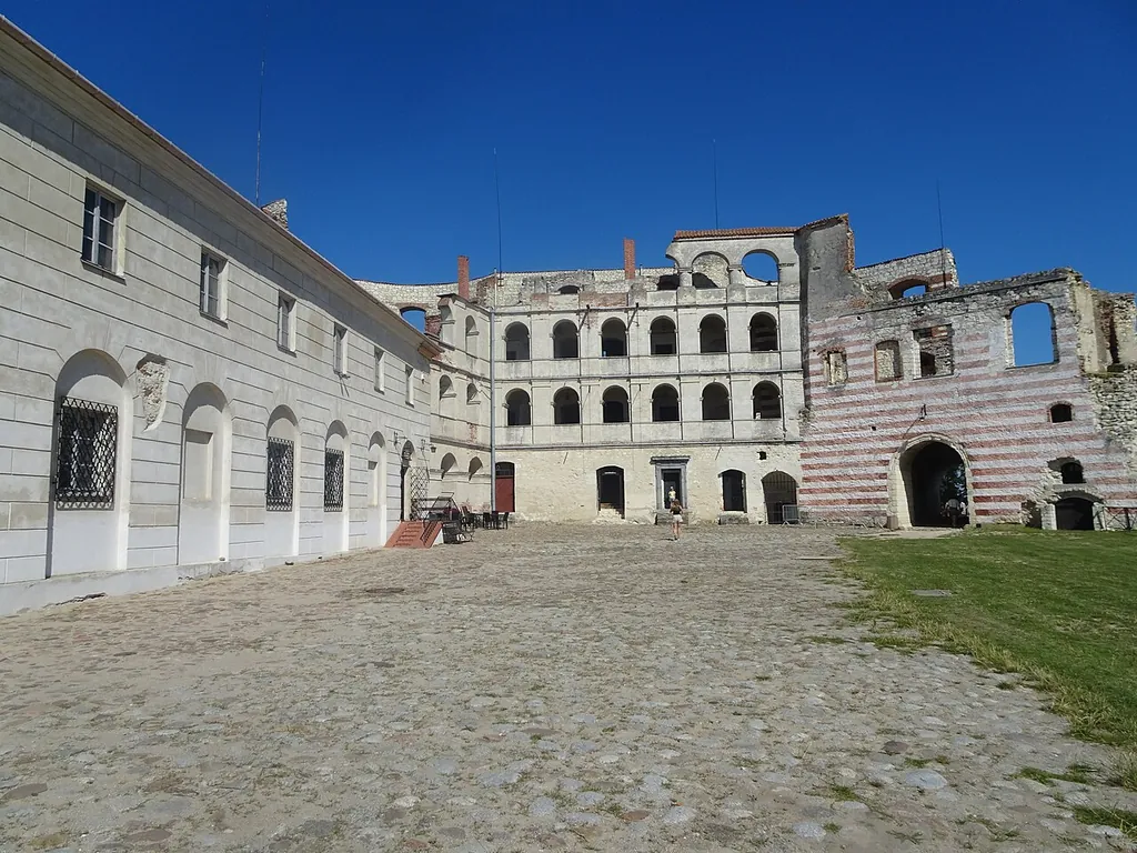 Muzeum Zamek w Janowcu in Janowiec – Zdjęcie 5 z 10