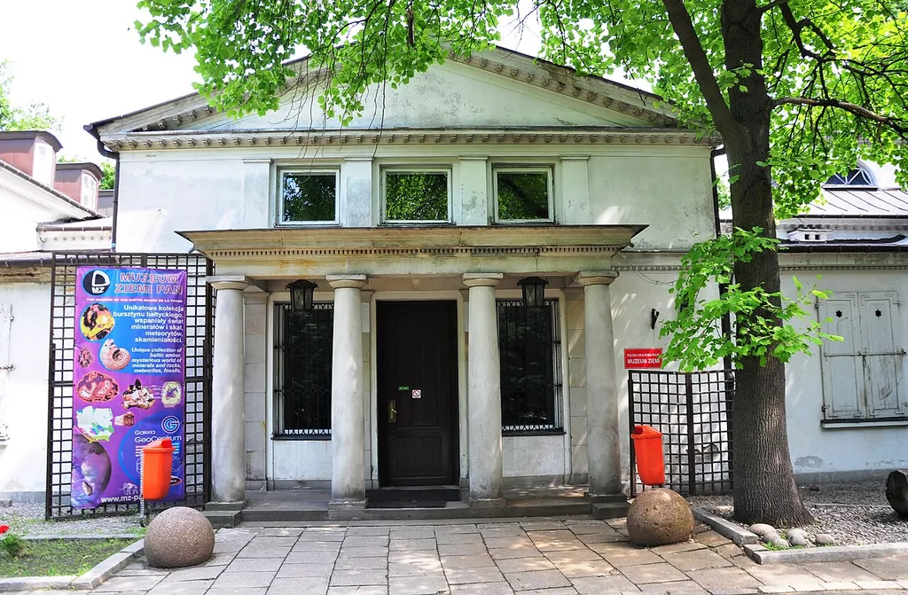 PAN Muzeum Ziemi w Warszawie in Warszawa
