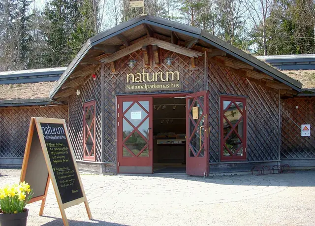 Naturum Nationalparkernas hus in Vendelsö