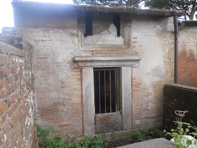 Necropoli di Porto Isola Sacra in Fiumicino