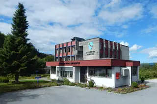 Kvernsteinsparken in Hyllestad
