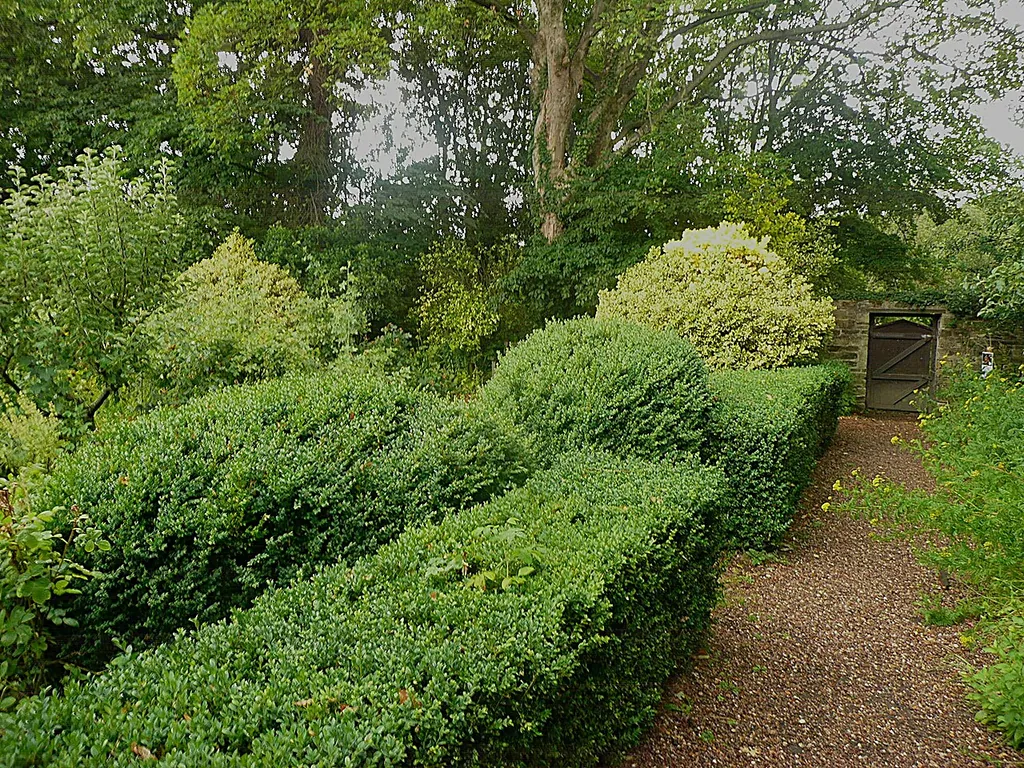 Oakwell Hall in Birstall – Photo 4 of 5