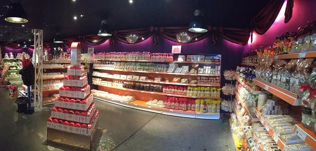 Palais des bonbons, du nougat et des souvenirs in Montélimar