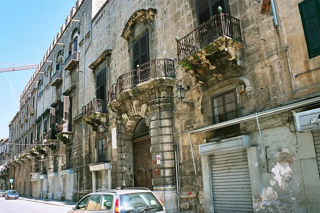 Palazzo Ajutamicristo in Palermo
