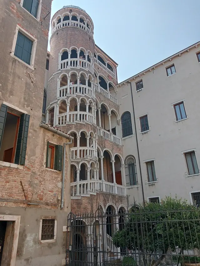 Scala Contarini del Bovolo in Venedig – Bild 3 von 3