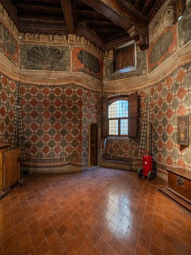 Palazzo Davanzati in Florence – Photo 2 of 7