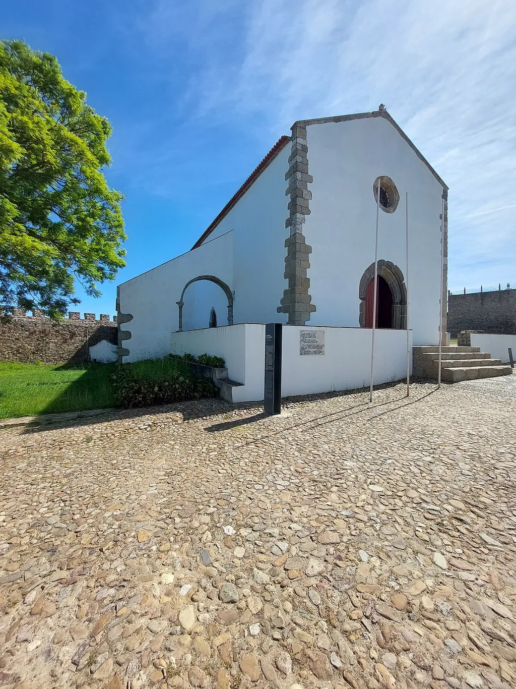 Panteão dos Almeida in Abrantes – Photo 3 of 6