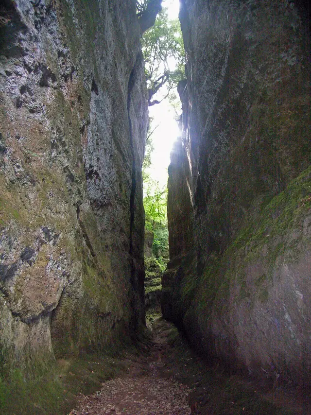 Parco archeologico Città del Tufo in Sorano