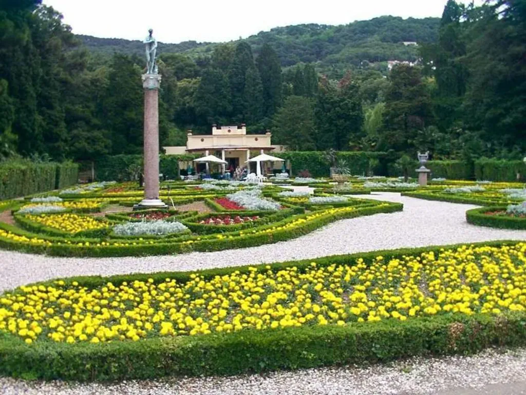 Museo storico e Parco del Castello di Miramare in Trieste