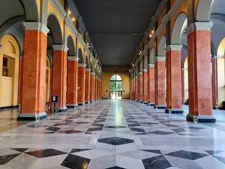 Passeggiata coperta e Galleria dello Sperone in Cagliari