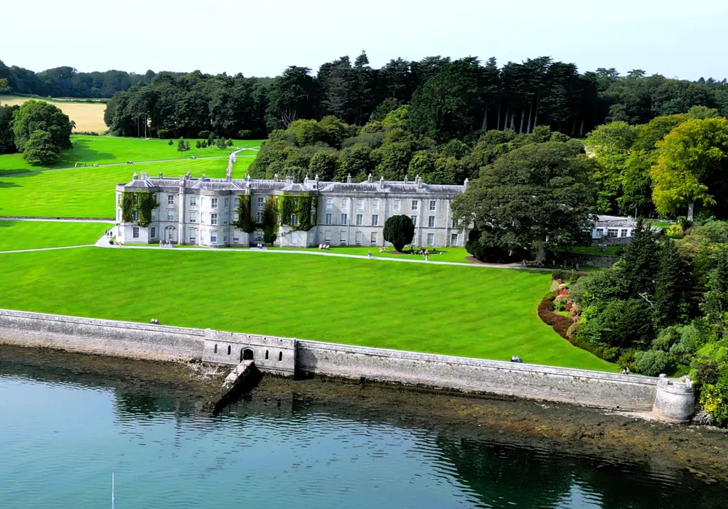 Plas Newydd House and Garden in Llanfairpwll – Photo 3 of 4