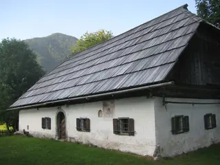 Pocarjeva domačija in Zgornja Radovna