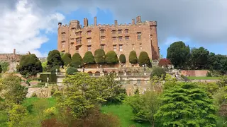 Powis Castle and Garden in Welshpool – Photo 2 of 10