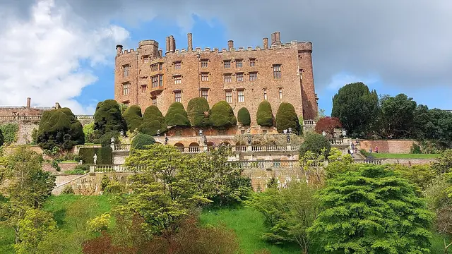 Powis Castle and Garden in Welshpool – Photo 2 of 10