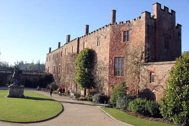 Powis Castle and Garden in Welshpool – Photo 4 of 10
