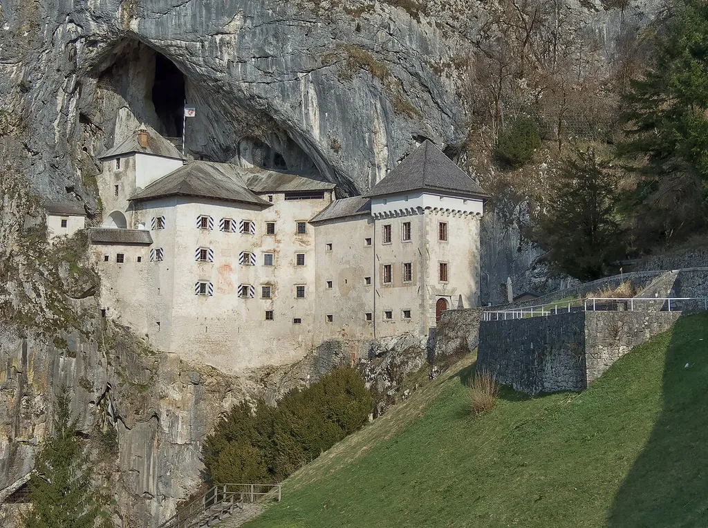 Predjamski grad in Postojna