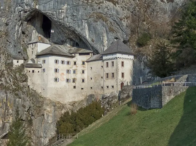 Predjamski grad in Postojna