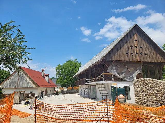 Prešernova rojstna hiša in Vrba – Photo 3 of 3