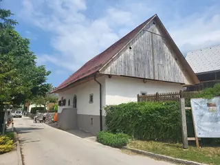 Prešernova rojstna hiša in Vrba – Photo 1 of 3
