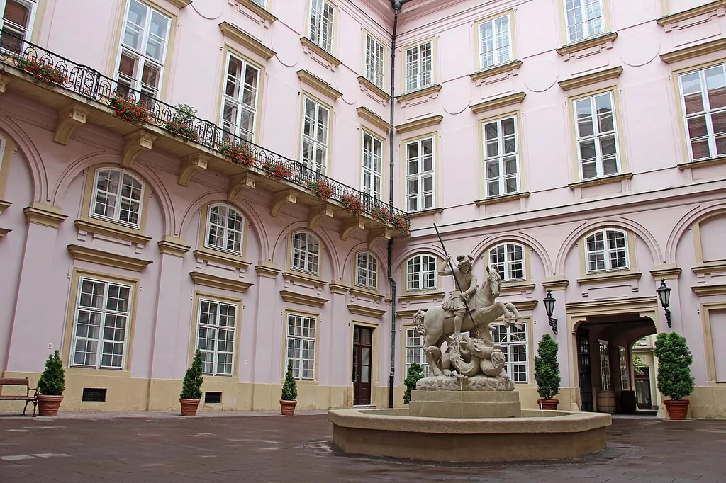 Primaciálny palác in Bratislava – Photo 2 of 8