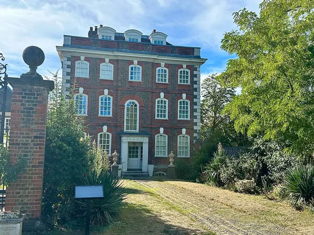 Rainham Hall in London – Photo 2 of 5
