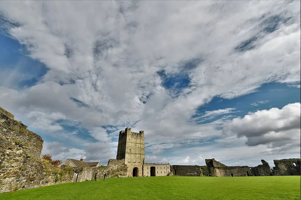Richmond Castle – Photo 2 of 10