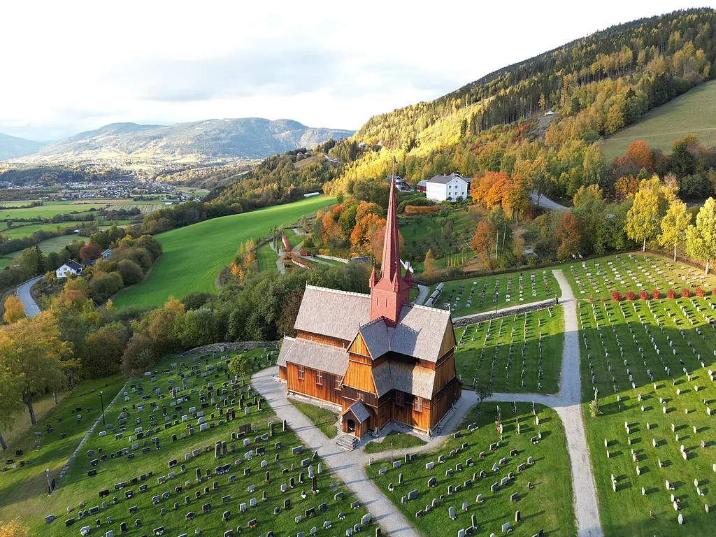 Ringebu stavkyrkje og prestegard – Bilde 3 av 9