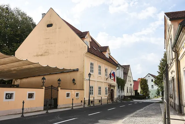 Ipavčeva hiša in Šentjur