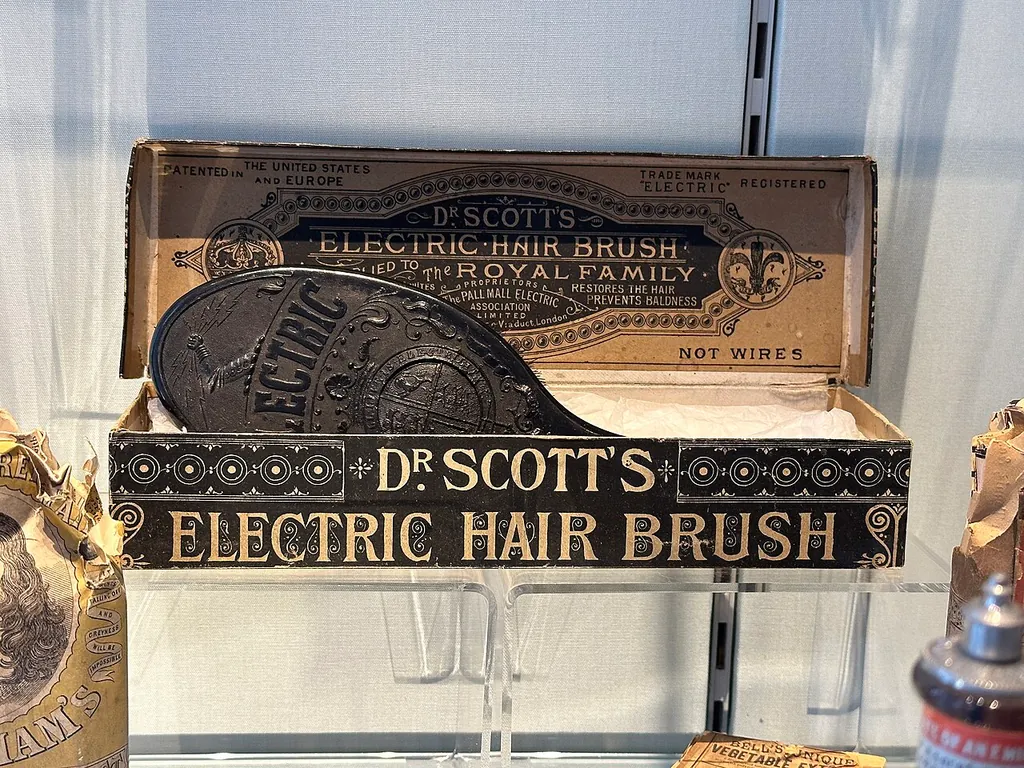 Royal College of Pharmacy Museum in London – Photo 5 of 6