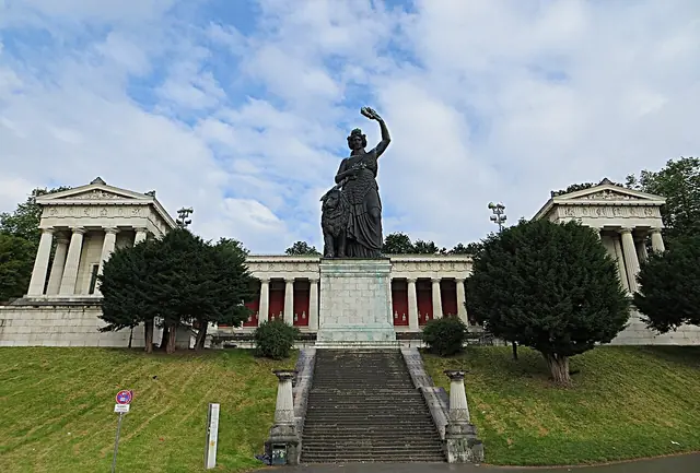 Ruhmeshalle und Bavaria in Monaco di Baviera