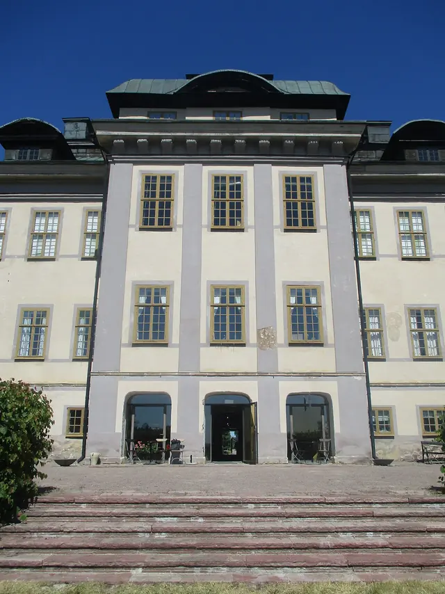 Salsta slott in Vattholma – Bild 2 av 2