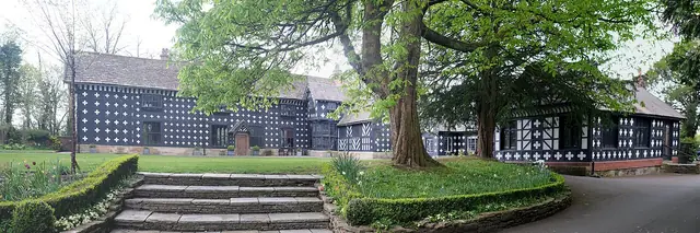 Samlesbury Hall in Preston – Photo 3 of 4