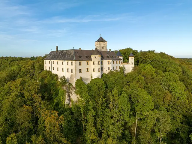 Schloss Greifenstein in Heiligenstadt in Oberfranken – Photo 2 of 8