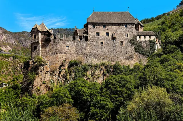 Schloss Runkelstein in Bolzano – Photo 2 of 5