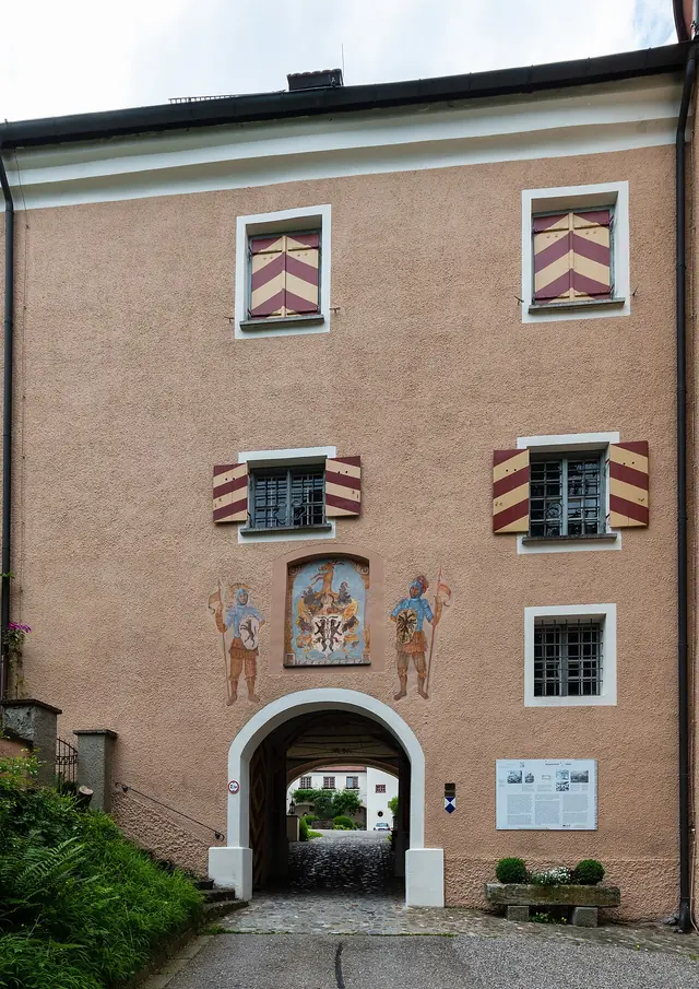 Schloss Kronburg – Photo 3 of 3