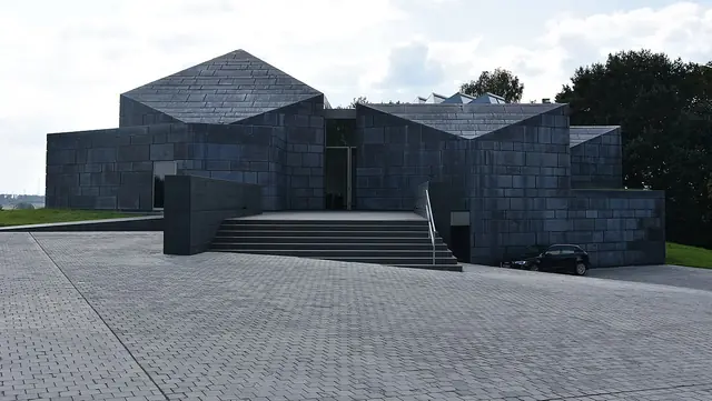 Schoenenmuseum SONS in Kruisem