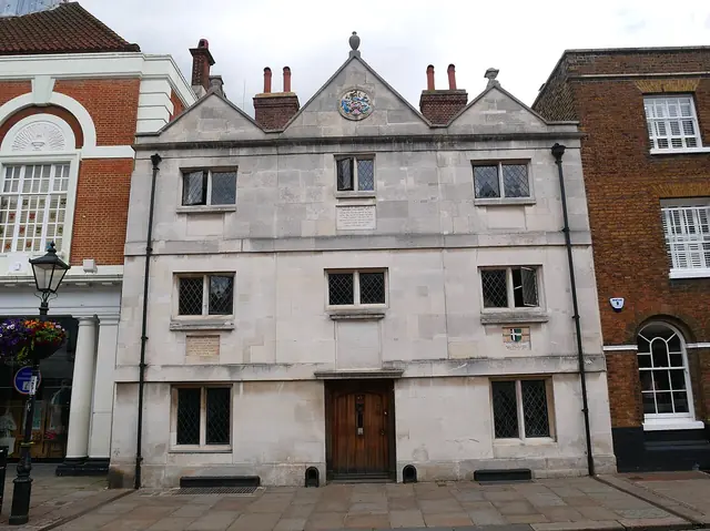Six Poor Travellers’ House in Rochester – Photo 2 of 5