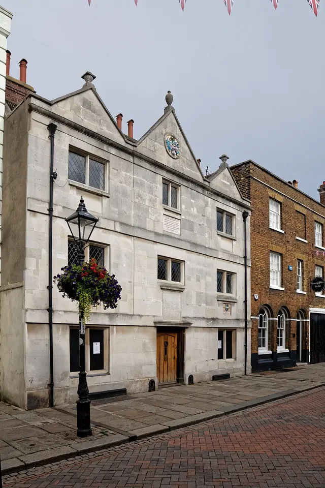Six Poor Travellers’ House in Rochester – Photo 3 of 5