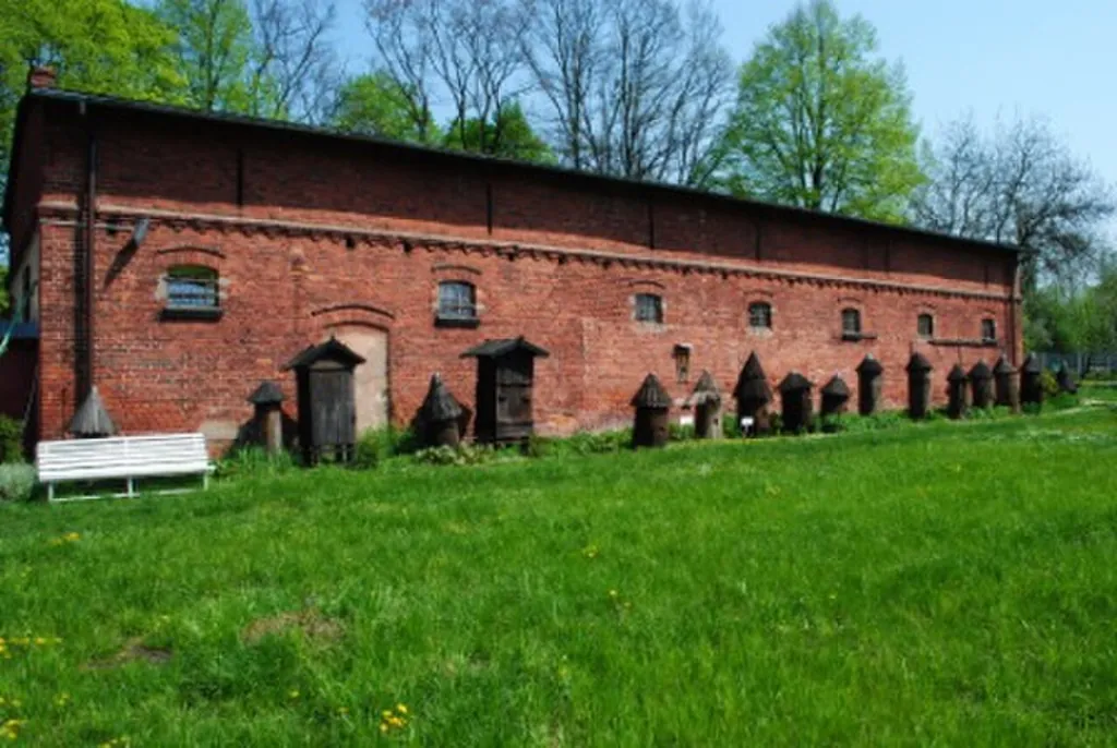 Skansen i Muzeum Pszczelarstwa im. prof. Ryszarda Kosteckiego in Swarzędz
