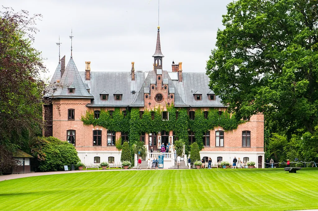 Sofiero slott och slottsträdgård in Helsingborg