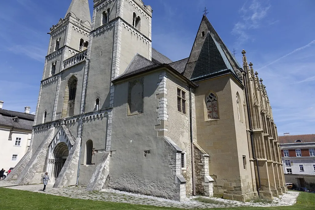 Spišská Kapitula – Katedrála svätého Martina a Diecézne múzeum in Spišské Podhradie – Photo 2 of 7