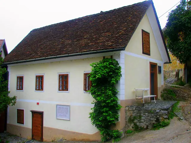 Spominska hiša Ivana Cankarja in Vrhnika
