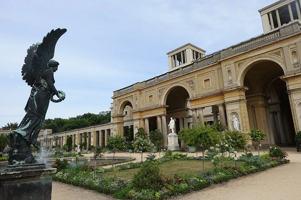 Orangerieschloss in Potsdam – Photo 4 of 7
