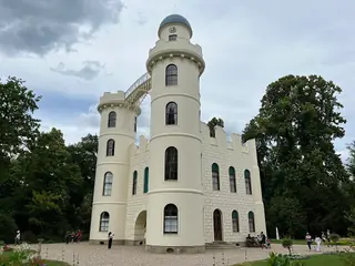 Schloss Pfaueninsel in Berlin – Photo 1 of 3
