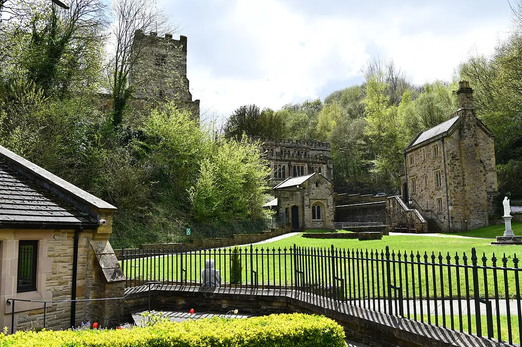 St Winefride's Shrine and Well in Holywell – Photo 4 of 7