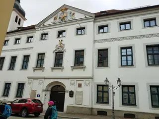 Städtische Kunstgalerie im Deutschordenshaus in Donauwörth – Photo 1 of 3