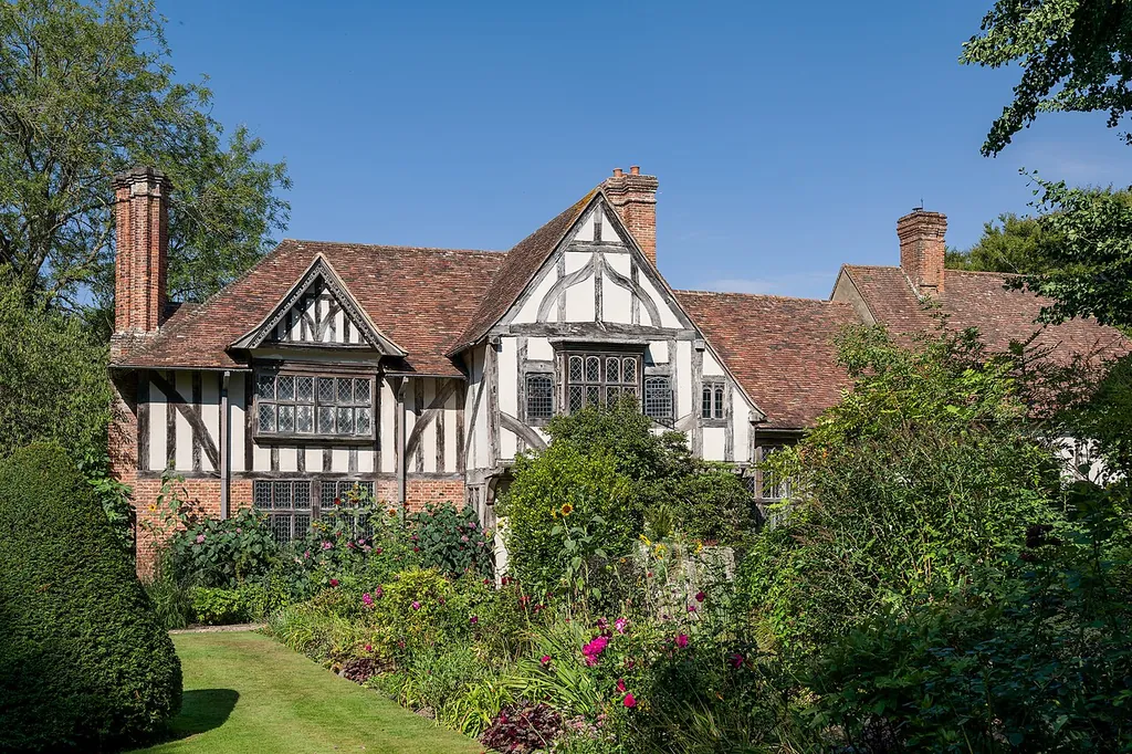 Stoneacre in Maidstone