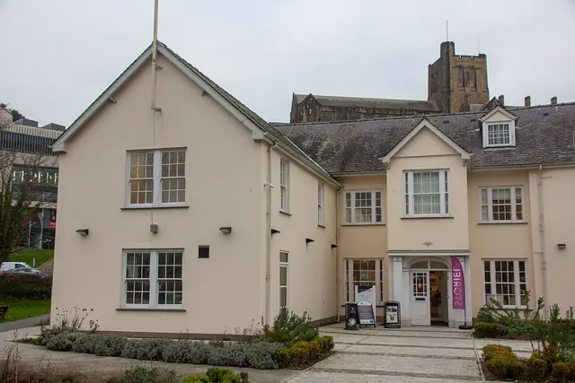 Storiel in Bangor
