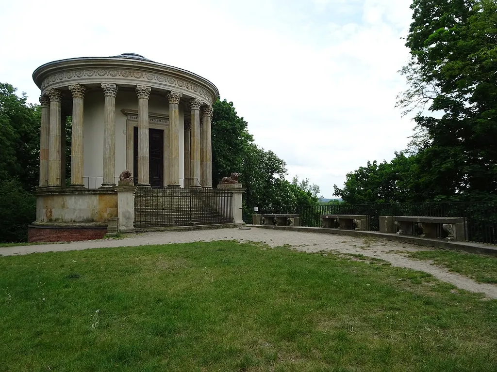 Świątynia Sybilli w Puławach in Puławy – Photo 3 of 6